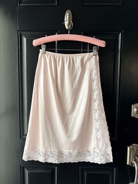 VTG Pale Pink Nylon Lace Half Slip Size S